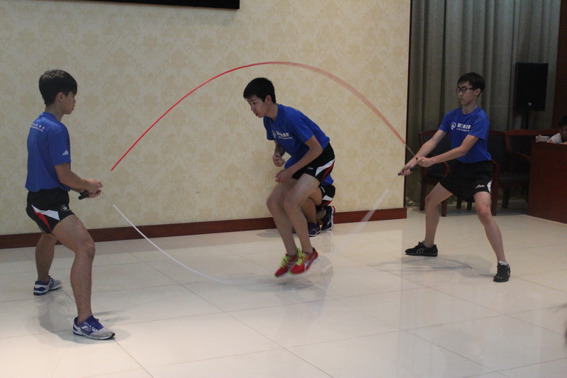 0e84eabb168e918fe3fb3eded732b53c.jpg 香港跳绳团.JPG