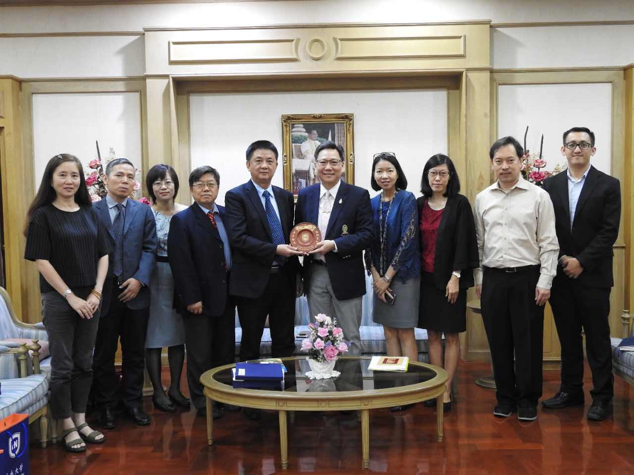 d45528bf1d8d64d685604d4fb36f7260.jpg 访问泰国朱拉隆功大学.jpg