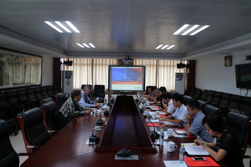 a3ebe469c9c5ddeac92b0a2c656627f5.jpg 座谈会现场.jpg
