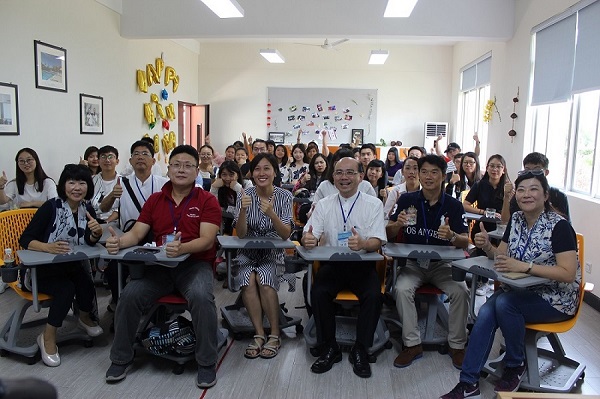 9273d95226e45c86c2fbd06edcfae0d9.jpg 考察国际旅游学院.JPG