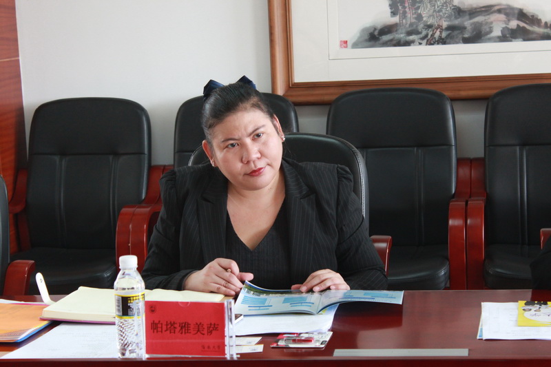 71970dac7265d813182f78f337c51efa.jpg 泰国博仁大学外事处处长帕塔雅美萨.jpg