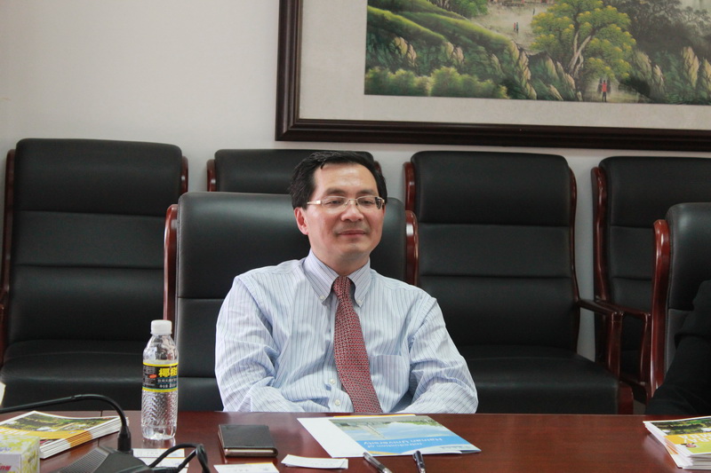 4c5c584a7acc311fb43cb6ff47a8ee4d.jpg 美国乔治福克斯大学副校长彭长征.jpg