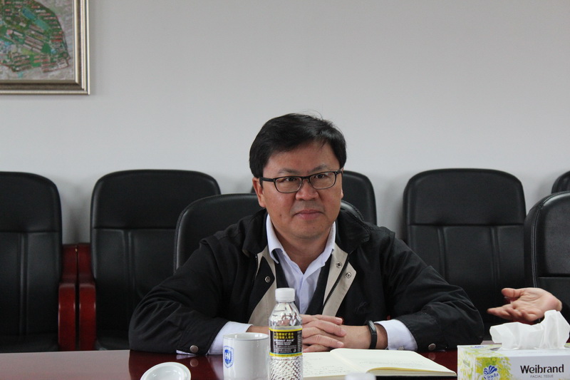 c267bb76b071b9c405157f1efc3f1674.jpg 梁某副校长.jpg