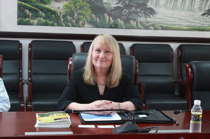 630abbf39a47cb13d9f2bd651b2045b5.jpg 美国乔治福克斯大学Annette Nemetz主任.jpg
