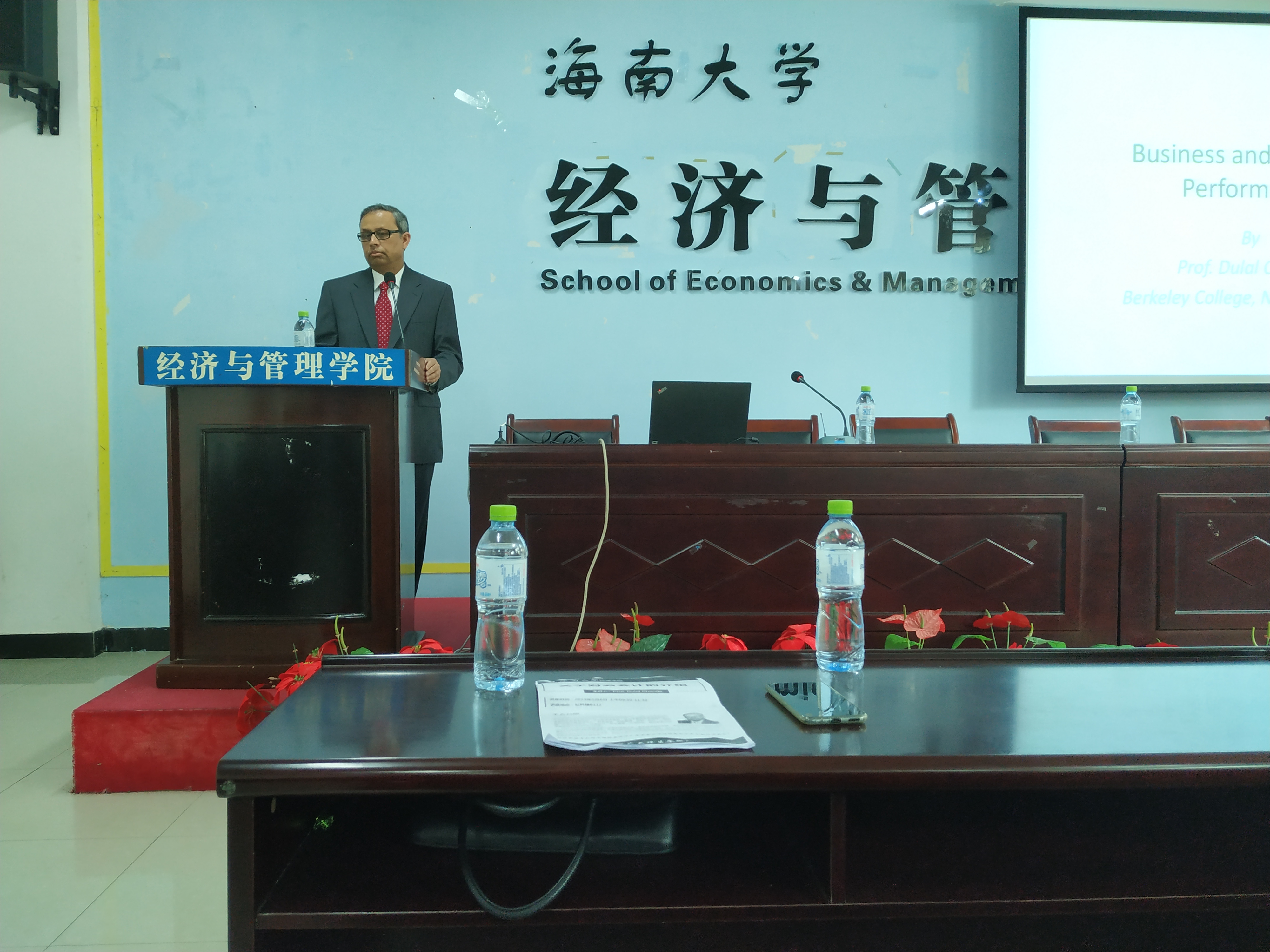 48f9d4948ff722091e49a72810bace71.jpg 教授chanda.jpg