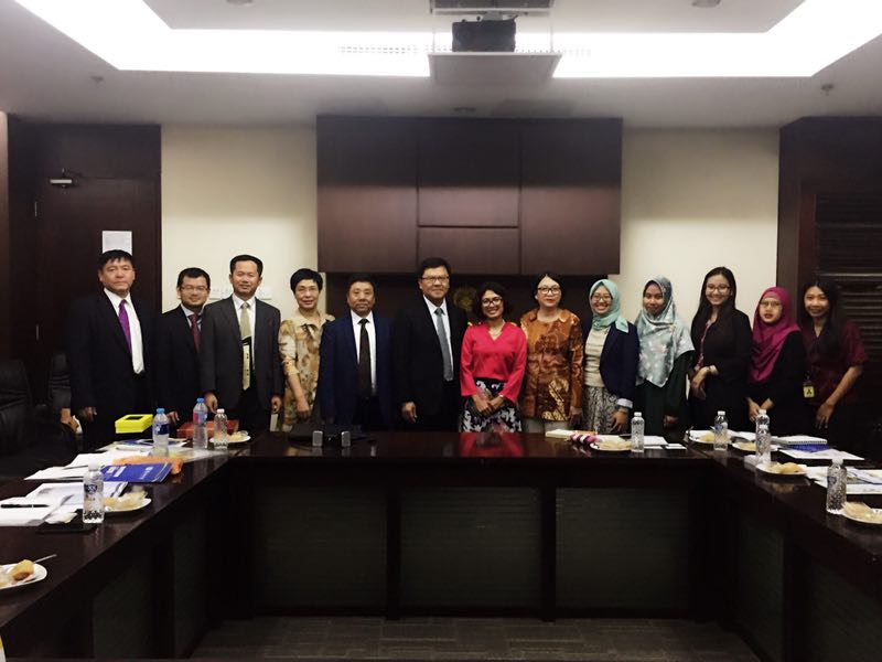 dcc8e047656bb73fc5782117a644c4a1.jpg 6.访问印度尼西亚大学.jpg